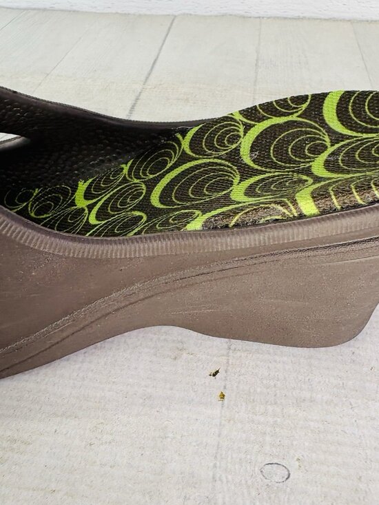 Crocs Women FRANCES Brown Slip On Wedge Closed Toe Mary Jane Comfort Shoes Sz 8 - Picture 15 of 16